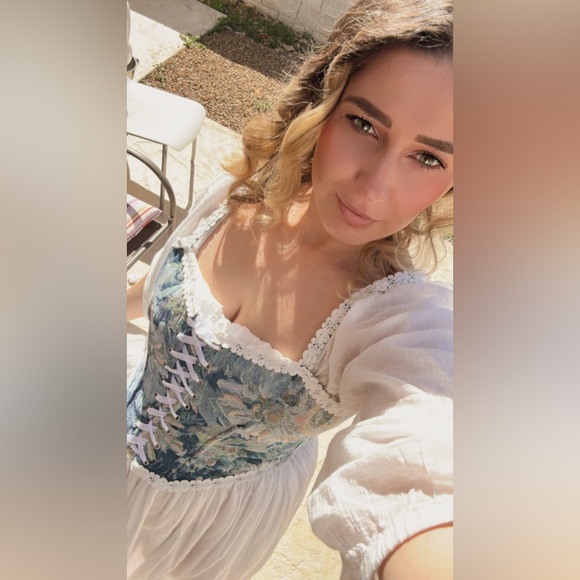 Share Show Like to be Notified - Picture 4 of 13